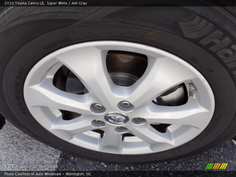 Super White / Ash Gray 2010 Toyota Camry LE