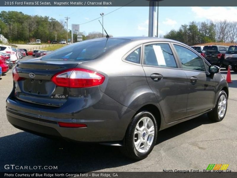 Magnetic Metallic / Charcoal Black 2016 Ford Fiesta SE Sedan