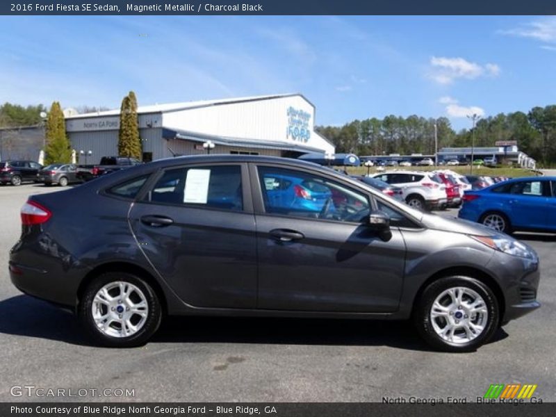 Magnetic Metallic / Charcoal Black 2016 Ford Fiesta SE Sedan