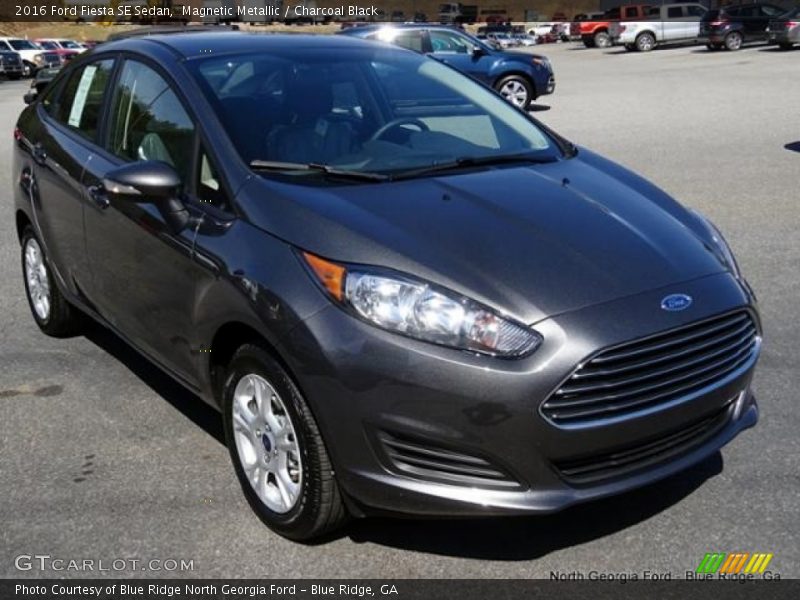 Magnetic Metallic / Charcoal Black 2016 Ford Fiesta SE Sedan