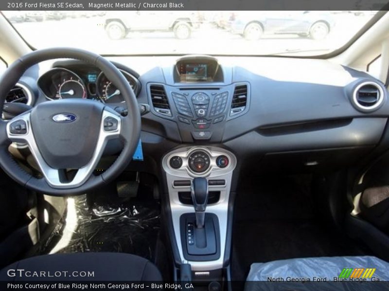 Magnetic Metallic / Charcoal Black 2016 Ford Fiesta SE Sedan