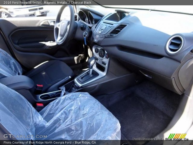 Magnetic Metallic / Charcoal Black 2016 Ford Fiesta SE Sedan