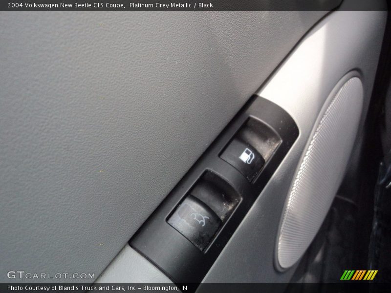Platinum Grey Metallic / Black 2004 Volkswagen New Beetle GLS Coupe