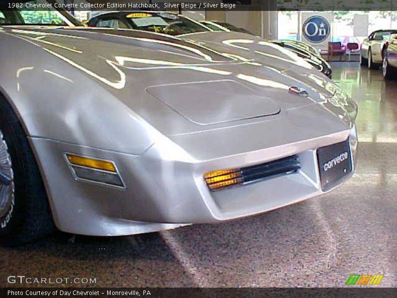 Silver Beige / Silver Beige 1982 Chevrolet Corvette Collector Edition Hatchback