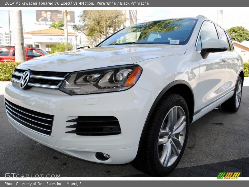 Pure White / Black Anthracite 2014 Volkswagen Touareg V6 Executive 4Motion