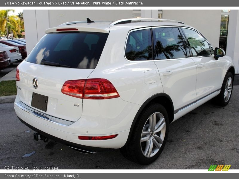 Pure White / Black Anthracite 2014 Volkswagen Touareg V6 Executive 4Motion