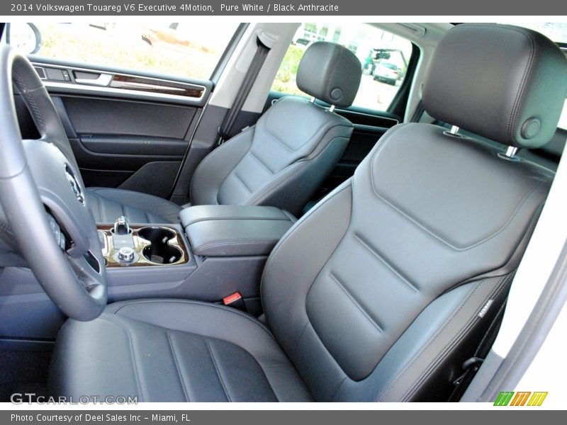 Pure White / Black Anthracite 2014 Volkswagen Touareg V6 Executive 4Motion