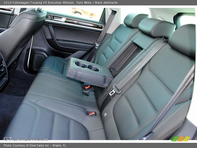 Pure White / Black Anthracite 2014 Volkswagen Touareg V6 Executive 4Motion