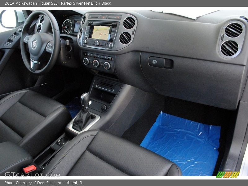 Reflex Silver Metallic / Black 2014 Volkswagen Tiguan SEL