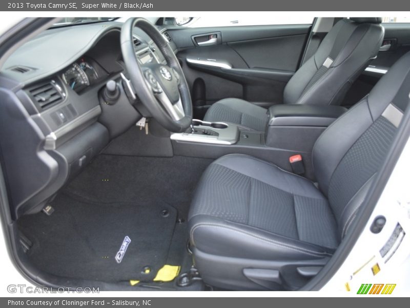 Super White / Black/Ash 2013 Toyota Camry SE