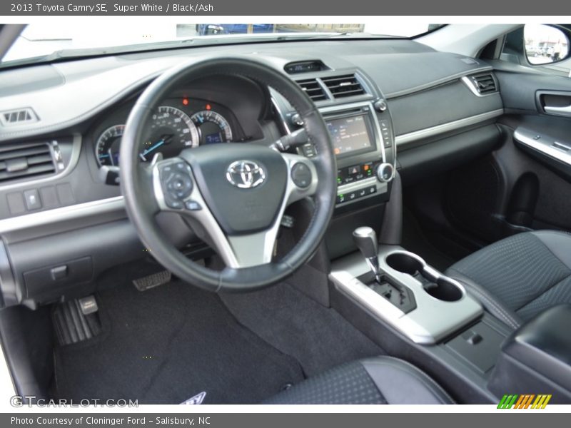 Super White / Black/Ash 2013 Toyota Camry SE