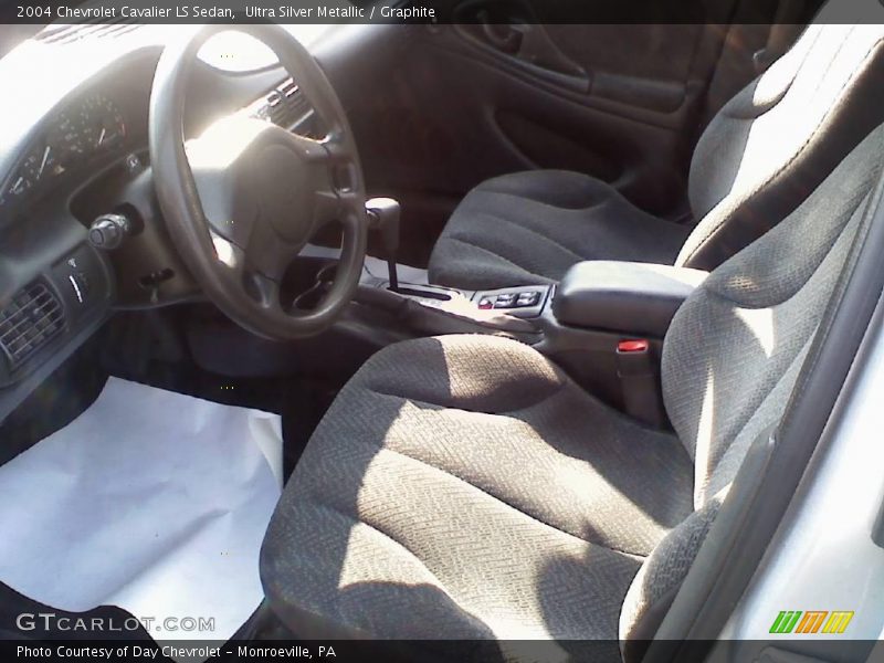 Ultra Silver Metallic / Graphite 2004 Chevrolet Cavalier LS Sedan