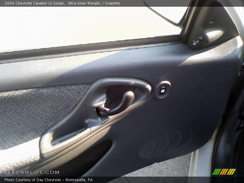Ultra Silver Metallic / Graphite 2004 Chevrolet Cavalier LS Sedan