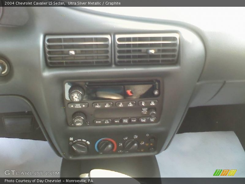 Ultra Silver Metallic / Graphite 2004 Chevrolet Cavalier LS Sedan