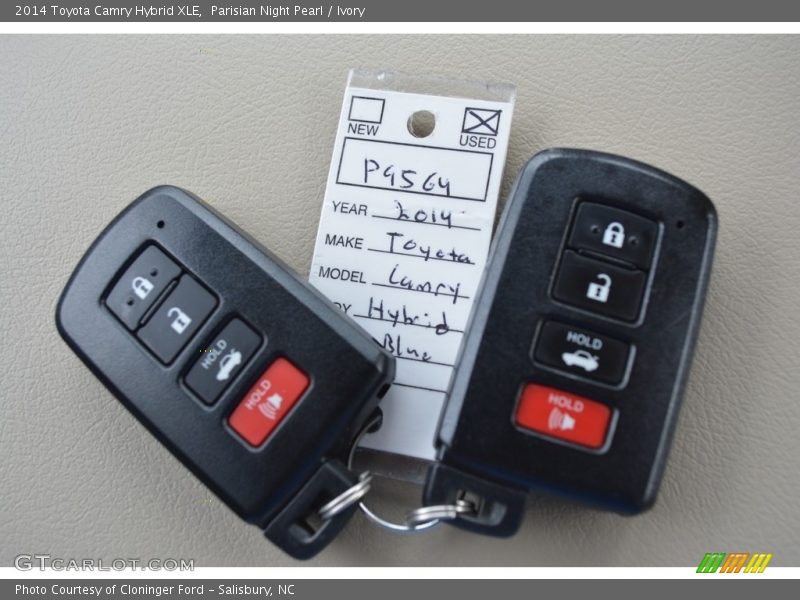 Parisian Night Pearl / Ivory 2014 Toyota Camry Hybrid XLE