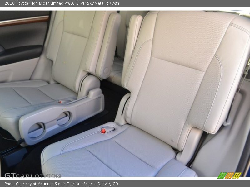 Silver Sky Metallic / Ash 2016 Toyota Highlander Limited AWD