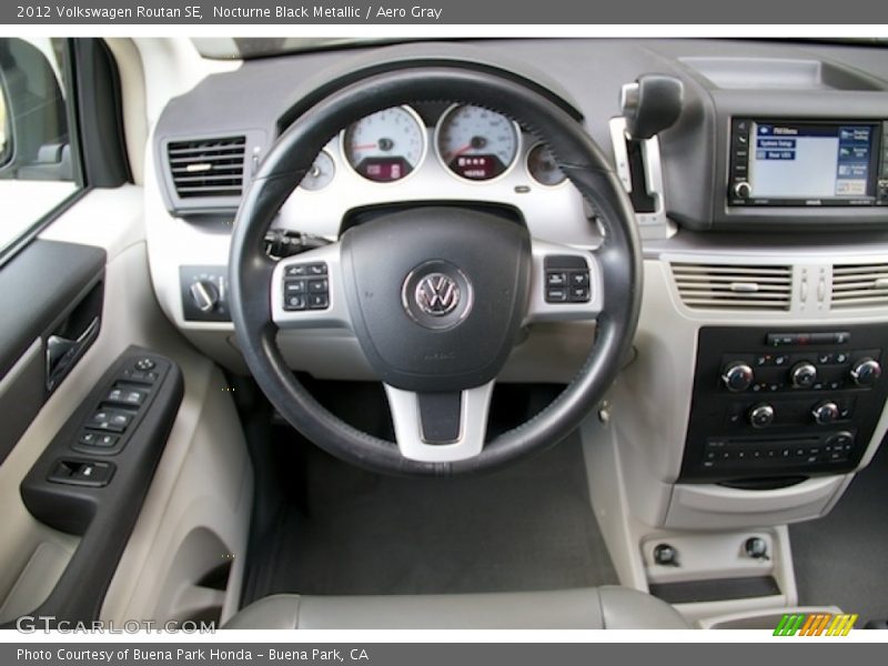 Nocturne Black Metallic / Aero Gray 2012 Volkswagen Routan SE