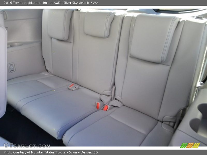 Silver Sky Metallic / Ash 2016 Toyota Highlander Limited AWD