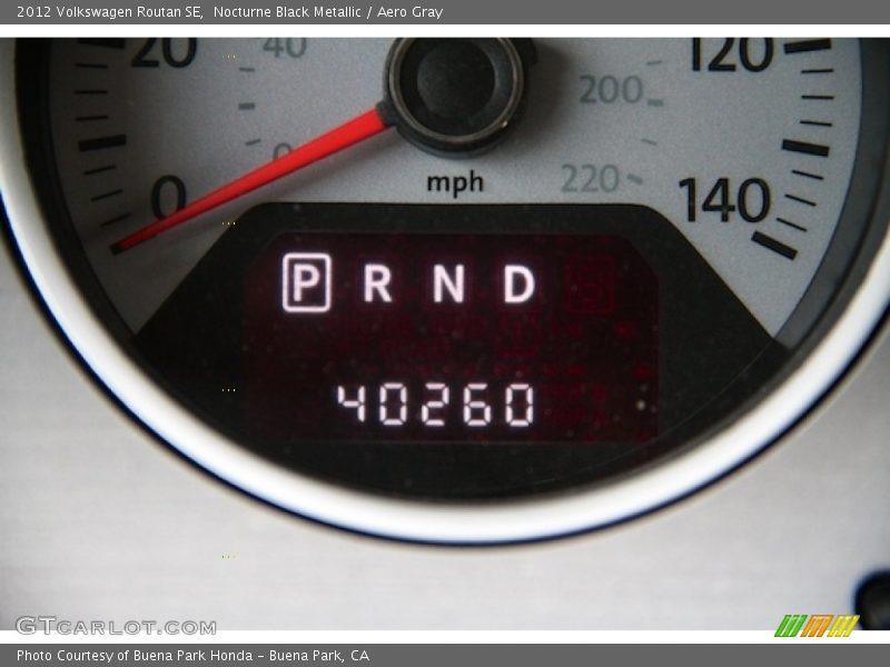 Nocturne Black Metallic / Aero Gray 2012 Volkswagen Routan SE