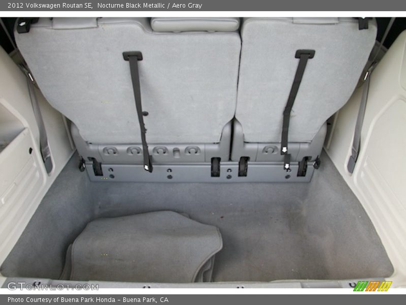Nocturne Black Metallic / Aero Gray 2012 Volkswagen Routan SE