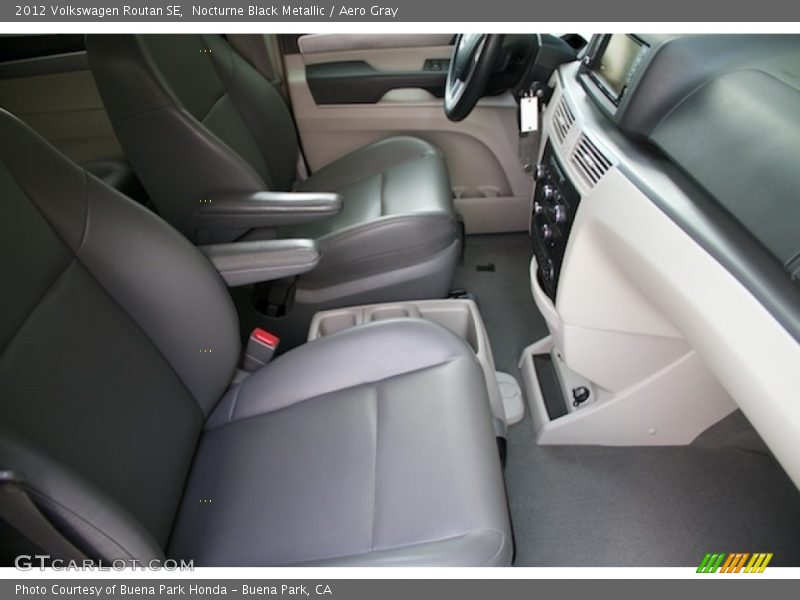 Nocturne Black Metallic / Aero Gray 2012 Volkswagen Routan SE