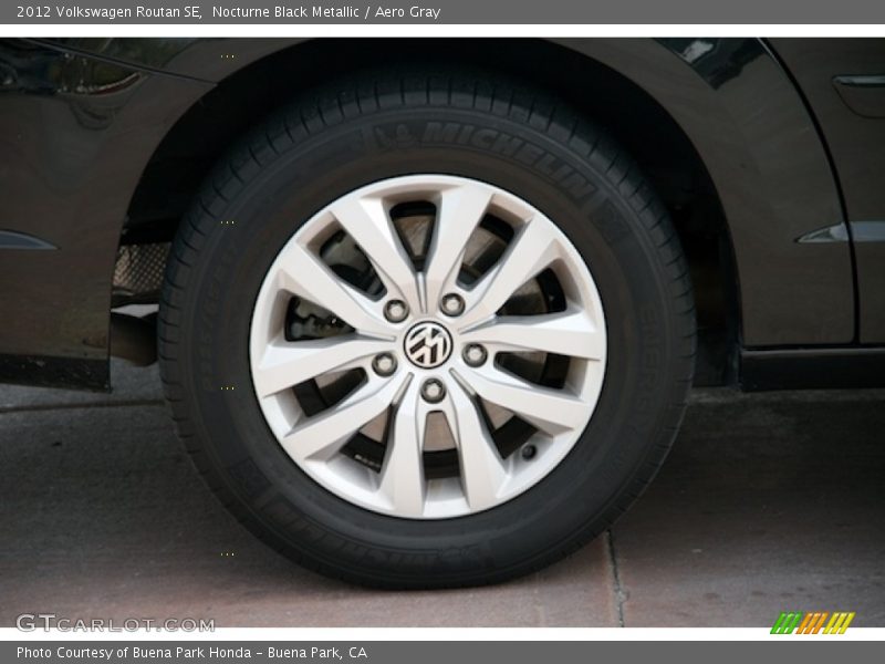 Nocturne Black Metallic / Aero Gray 2012 Volkswagen Routan SE