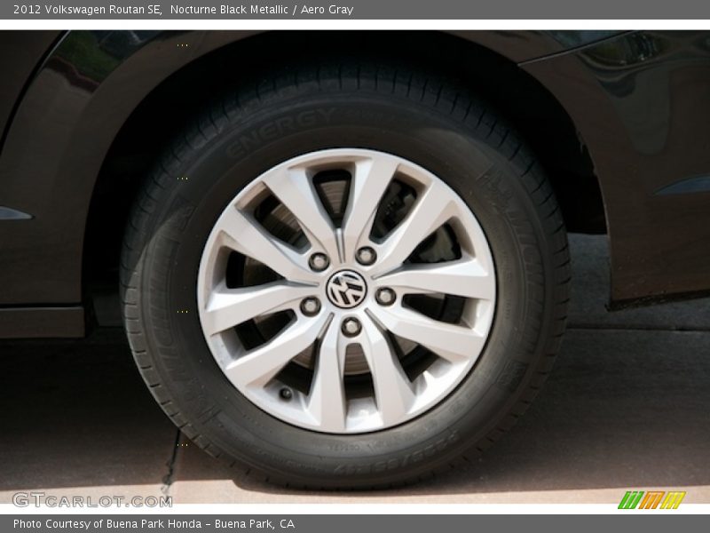 Nocturne Black Metallic / Aero Gray 2012 Volkswagen Routan SE