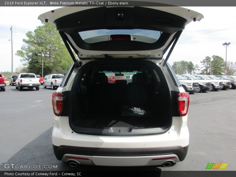 White Platinum Metallic Tri-Coat / Ebony Black 2016 Ford Explorer XLT