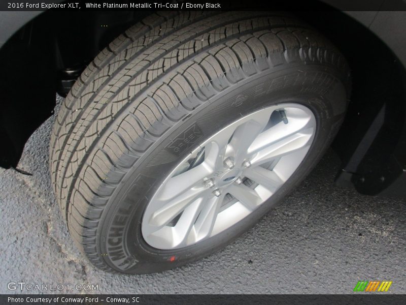 White Platinum Metallic Tri-Coat / Ebony Black 2016 Ford Explorer XLT