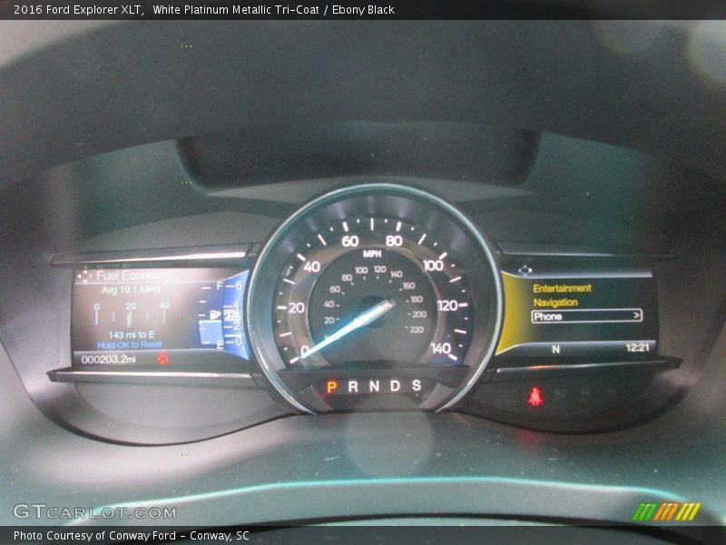 White Platinum Metallic Tri-Coat / Ebony Black 2016 Ford Explorer XLT