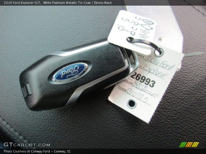 White Platinum Metallic Tri-Coat / Ebony Black 2016 Ford Explorer XLT