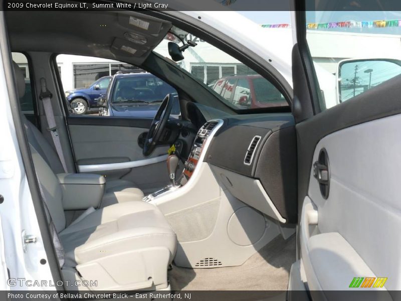 Summit White / Light Gray 2009 Chevrolet Equinox LT