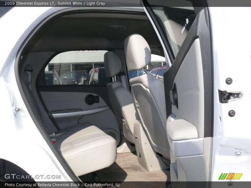 Summit White / Light Gray 2009 Chevrolet Equinox LT