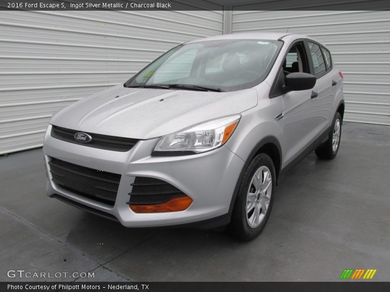 Ingot Silver Metallic / Charcoal Black 2016 Ford Escape S
