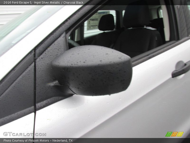 Ingot Silver Metallic / Charcoal Black 2016 Ford Escape S