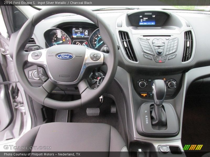 Ingot Silver Metallic / Charcoal Black 2016 Ford Escape S