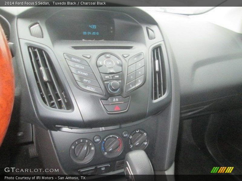 Tuxedo Black / Charcoal Black 2014 Ford Focus S Sedan