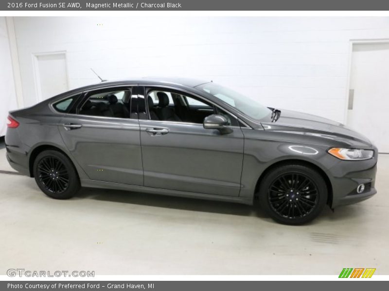 Magnetic Metallic / Charcoal Black 2016 Ford Fusion SE AWD