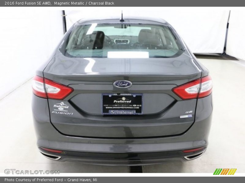 Magnetic Metallic / Charcoal Black 2016 Ford Fusion SE AWD