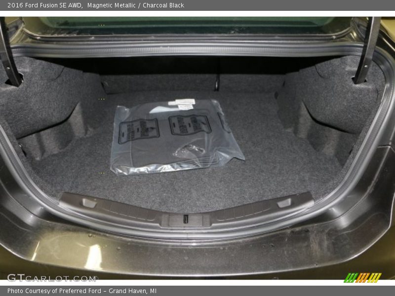 Magnetic Metallic / Charcoal Black 2016 Ford Fusion SE AWD