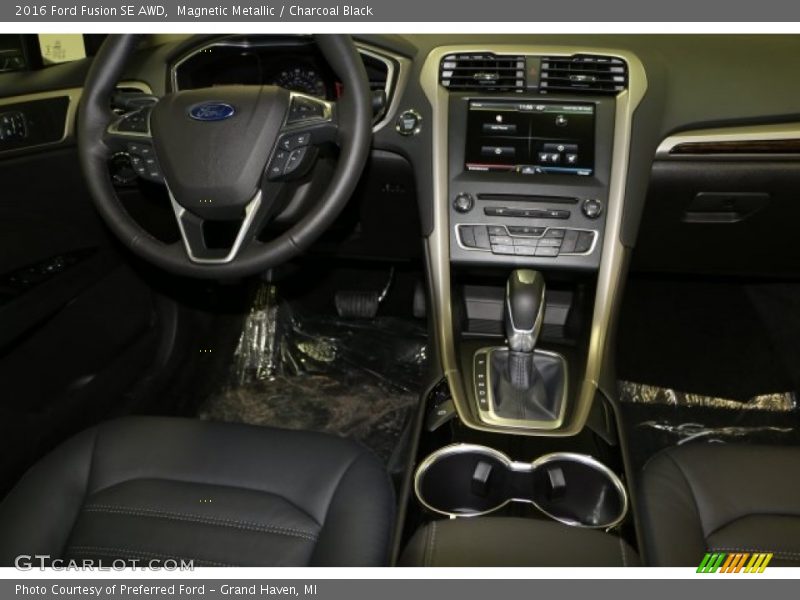 Magnetic Metallic / Charcoal Black 2016 Ford Fusion SE AWD