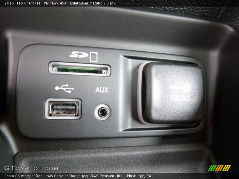 Billet Silver Metallic / Black 2016 Jeep Cherokee Trailhawk 4x4