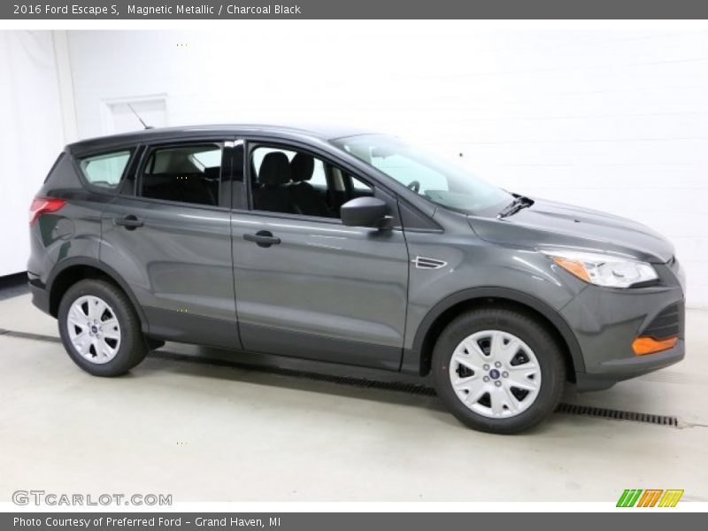 Magnetic Metallic / Charcoal Black 2016 Ford Escape S