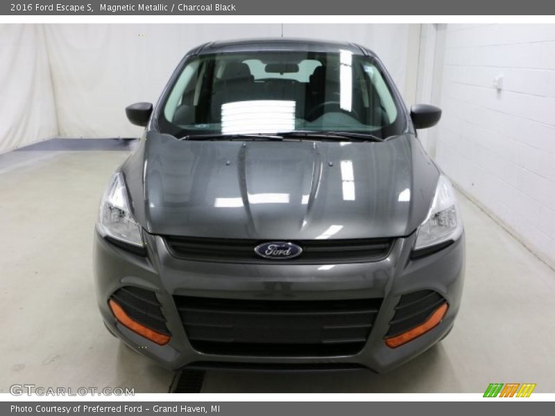 Magnetic Metallic / Charcoal Black 2016 Ford Escape S