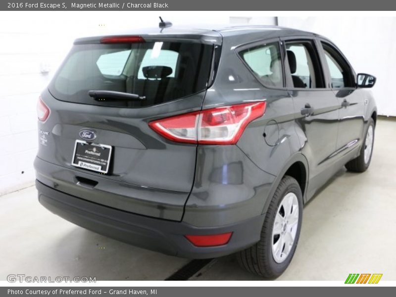 Magnetic Metallic / Charcoal Black 2016 Ford Escape S