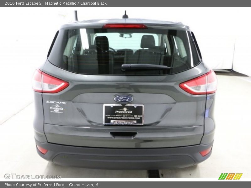 Magnetic Metallic / Charcoal Black 2016 Ford Escape S