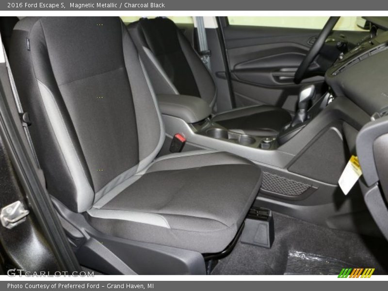Magnetic Metallic / Charcoal Black 2016 Ford Escape S