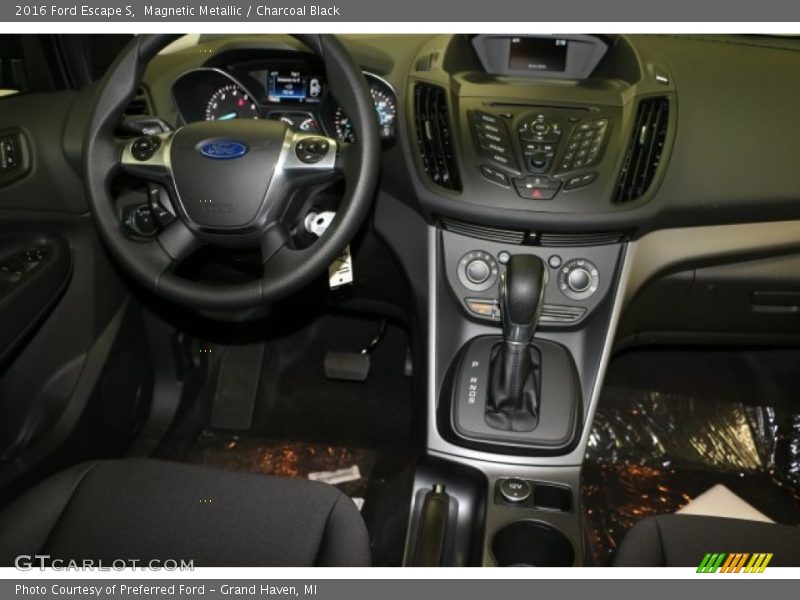 Magnetic Metallic / Charcoal Black 2016 Ford Escape S