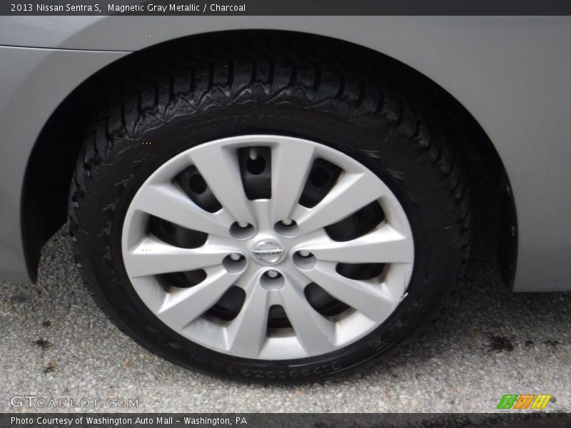 Magnetic Gray Metallic / Charcoal 2013 Nissan Sentra S