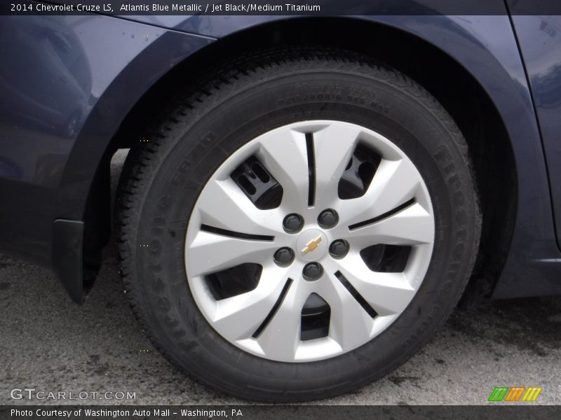 Atlantis Blue Metallic / Jet Black/Medium Titanium 2014 Chevrolet Cruze LS